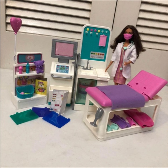 SOLD Barbie playset bundle cake bakery doctor skipper - Picture 3 of 6